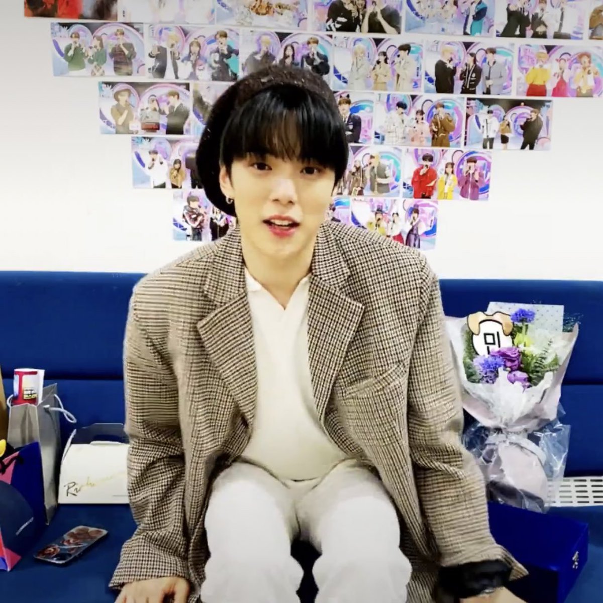 minhyuk surprise vlive ! 
#ThankYouMCMinhyuk #MinkigayoLastTake <a href="/OfficialMonstaX/">몬스타엑스_MONSTA X</a>