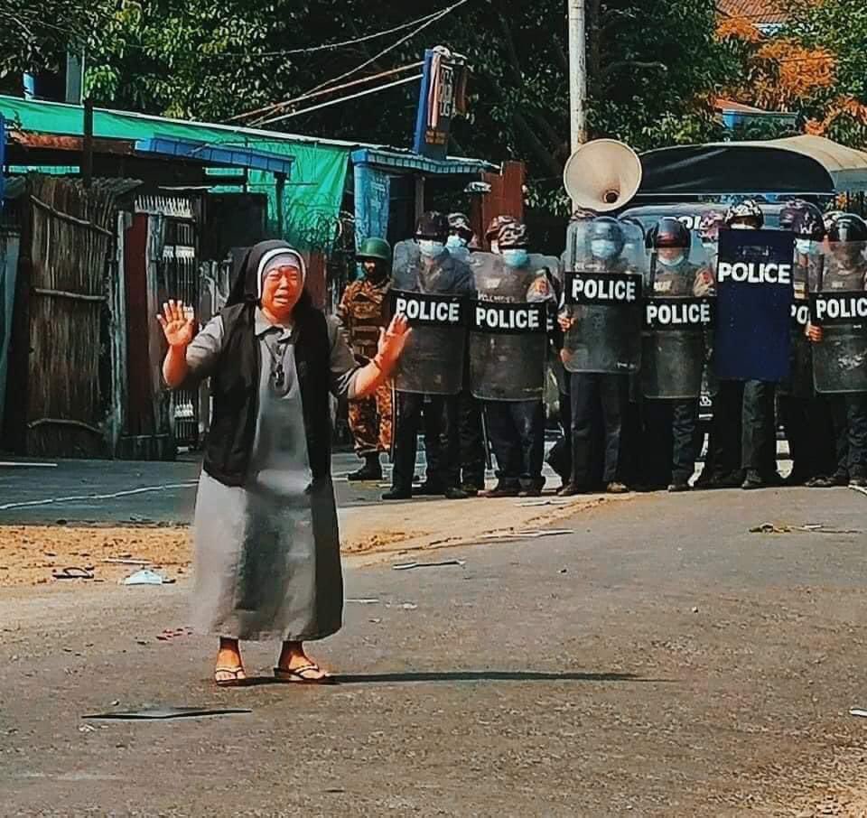 MilkTeaMM_MTAM's tweet photo. One photo that describes all of our citizens' voices! We are just humans who have no single weapon! But they killed and do whatever they want with the help of weapons. Do Army hold those weapons to kill us?Stop Terrorism. #WhatsHappeningInMyanmar #Feb28Coup @UNHumanright https://t.co/CSZ5UZT47l