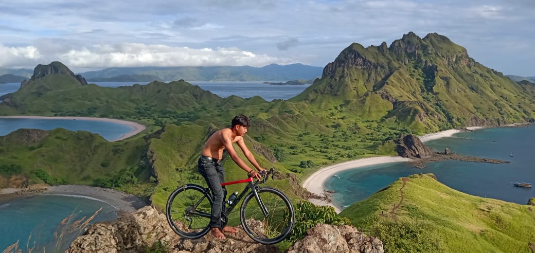 SukaWisata's tweet photo. Jangan lupa ke labuanbajo sob

#labuanBajo
#LABUANBAJOKU https://t.co/L7CsMmxJHh