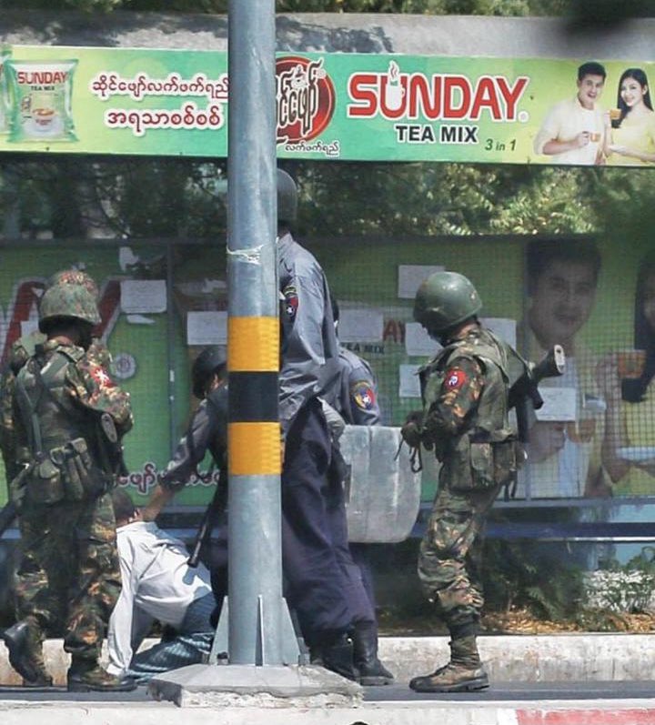 While 77 Division is in Yangon, another notorious one 33 Light Infantry Division is in Mandalay too. This pic shows that uniformed soldier shot into the City Hospital, Mandalay.