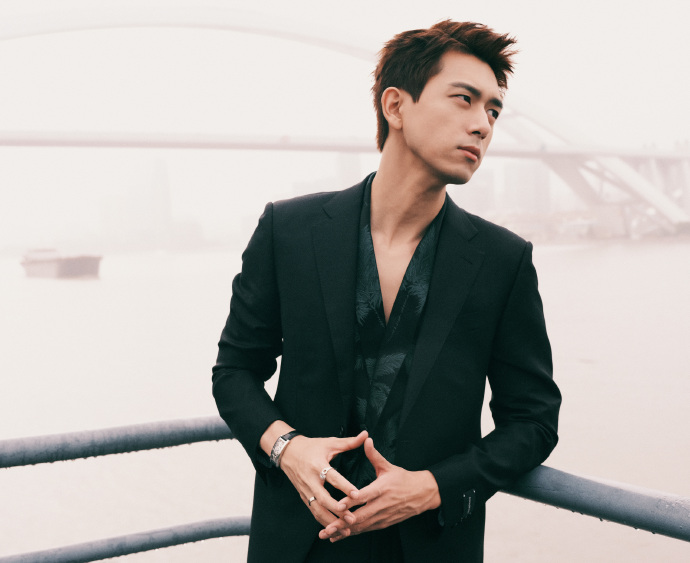 dramapotatoe's tweet photo. #LiXian is handsome in all black for 2020 Weibo Night

More snaps - https://t.co/q6RnYd7npO https://t.co/enER2umZnt