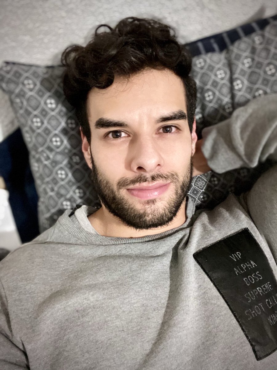Diego_de_Tovar's tweet photo. De madrugada en domingo ... #ultimo #delmes #febrero #finde #domingo #madrugadas #encasa https://t.co/UawSgKbzu1