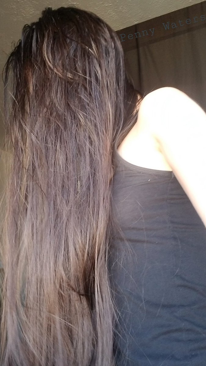 PennyWaters0's tweet photo. Photo of my knee length hair!
#longhair #hair #longhaircommunity #kneelengthhair #brunette #brunettehair #brunettegirl #verylonghair https://t.co/FuvyMuwV3f