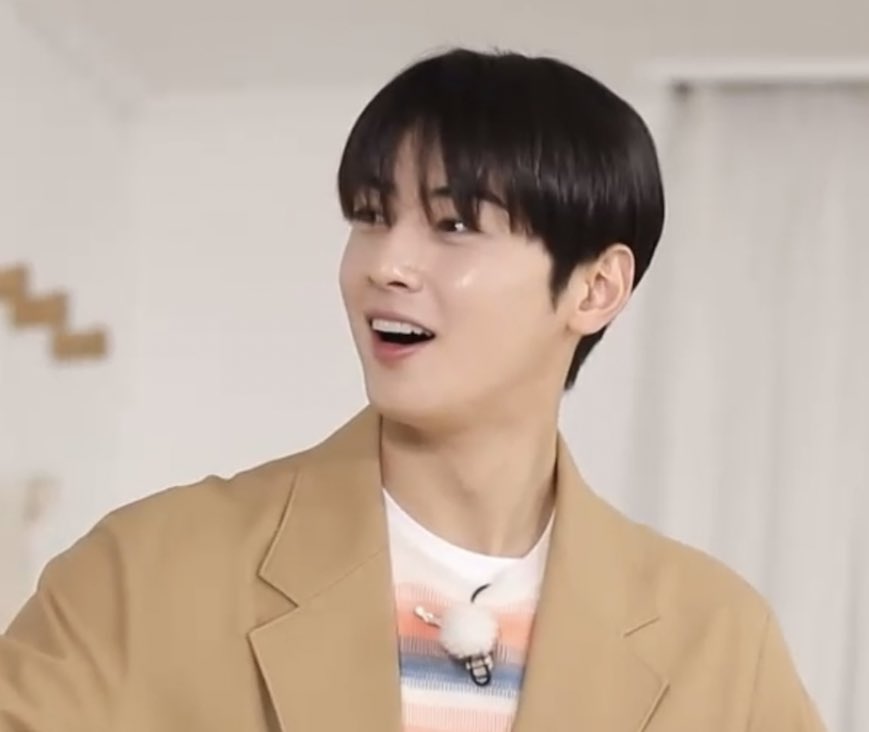 nunusuho's tweet photo. i aspire to have a skin like him 

#차은우 https://t.co/rFsNmVutKw