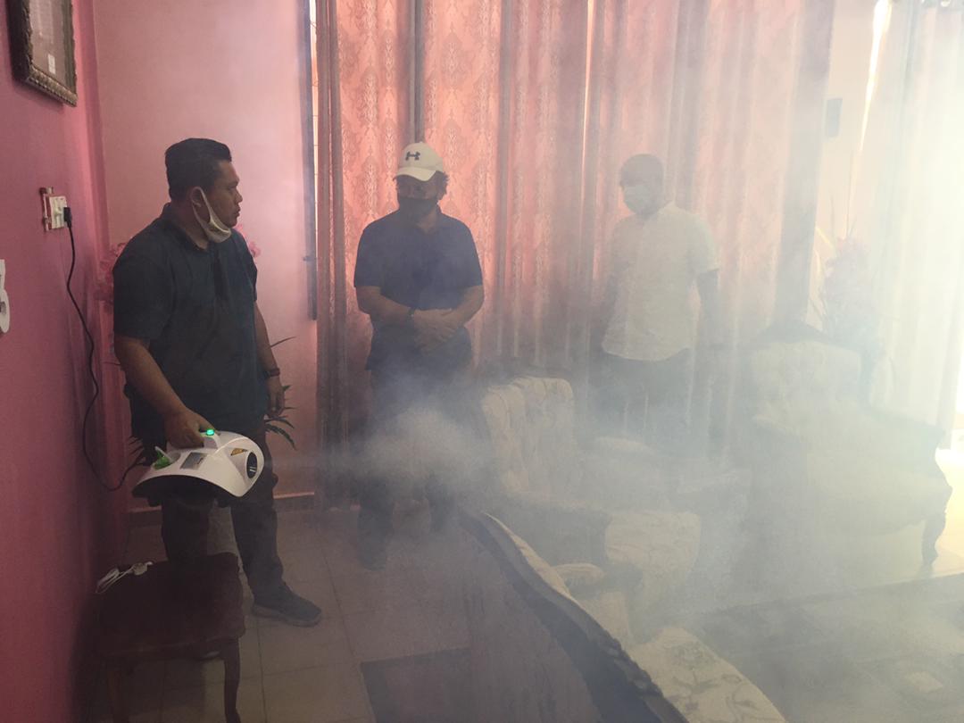 sesmaofficial's tweet photo. Alhamdulillah pagi ini menerima sumbangan dan penyerahan 2 unit alat semburan untuk sanitasi bilik peperiksaan setiap hari. Terima kasih Tuan Apli Alumni SESMA dan YM Dato Raja Arif YDP PIBG SESMA. https://t.co/pQBk8S3Jpr