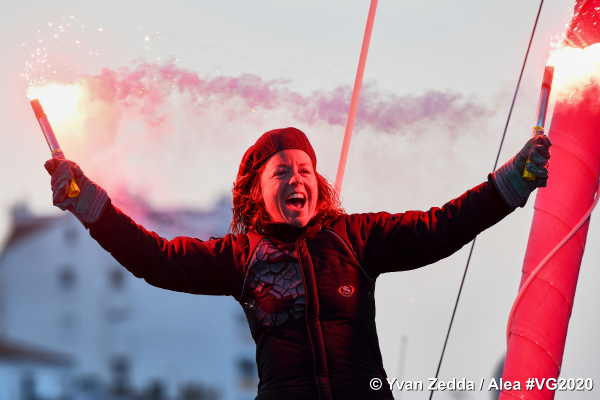 VendeeGlobe's tweet photo. .@Alexia_Barrier termine son premier Vendée Globe à la 24e place, sur le plus vieux bateau de flotte, en ayant fait preuve d’une grande ténacité. La combattivité de la méditerranéenne n’a eu d’égal que son enthousiasme de tous les instants. Bravo Alexia ! 👏🏼⛵ https://t.co/tOW398MtW0