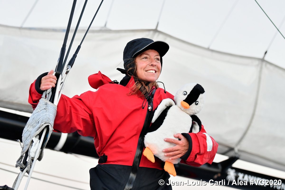 VendeeGlobe's tweet photo. .@Alexia_Barrier termine son premier Vendée Globe à la 24e place, sur le plus vieux bateau de flotte, en ayant fait preuve d’une grande ténacité. La combattivité de la méditerranéenne n’a eu d’égal que son enthousiasme de tous les instants. Bravo Alexia ! 👏🏼⛵ https://t.co/tOW398MtW0
