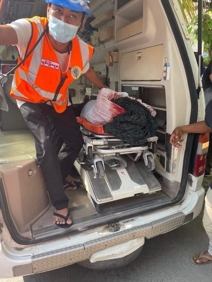 AungMoeThu_AMT's tweet photo. @UN If UN have specific number of dead body, please count me in for calling of Democracy Movement of Myanmar.

#HowManyDeadBodyNeedForUNtoTakeAction 
#WhatsHappeningInMyanmar https://t.co/CQNQtVMDfX