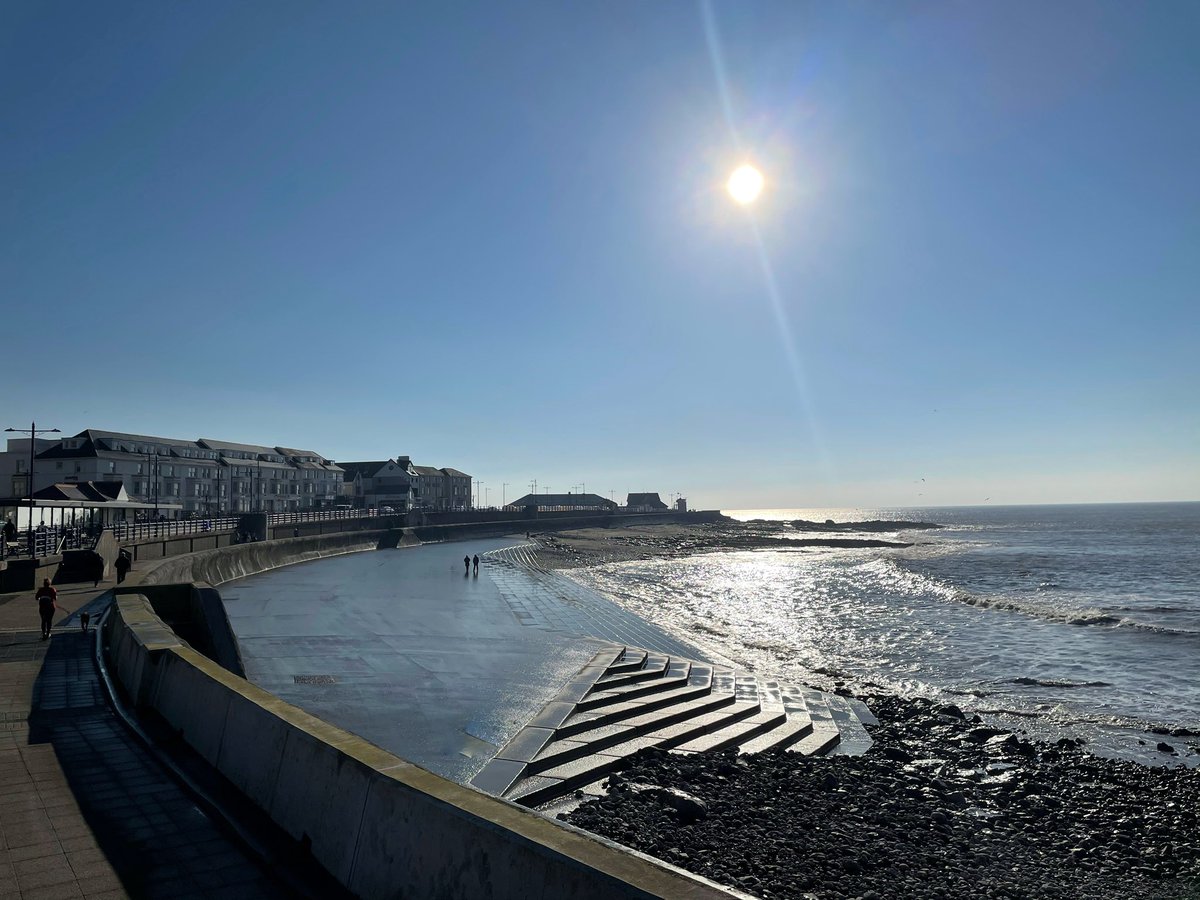 PorthcawlRNLI's tweet image. If you live close enough to exercise on the coast today #BeCoastSafe:
* Take care walking near cliffs, keep dogs on a lead
* Check tides (next high tide for our area is 7.24pm)
* Take a phone
* Be aware of conditions and your capabilities
* In an emergency: 999 for the Coastguard