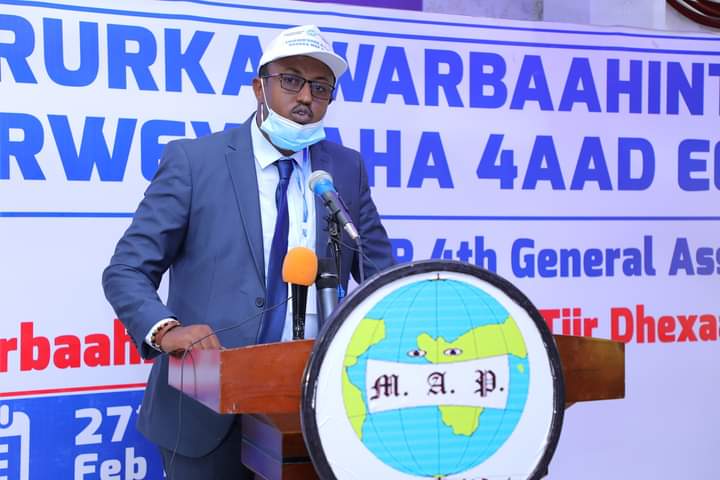 MohSahaaf's tweet photo. Congratulations to @CaynsaneM on his re-election as Chairman of the Media Association of @MAP_Puntland https://t.co/rsy69iCWlB