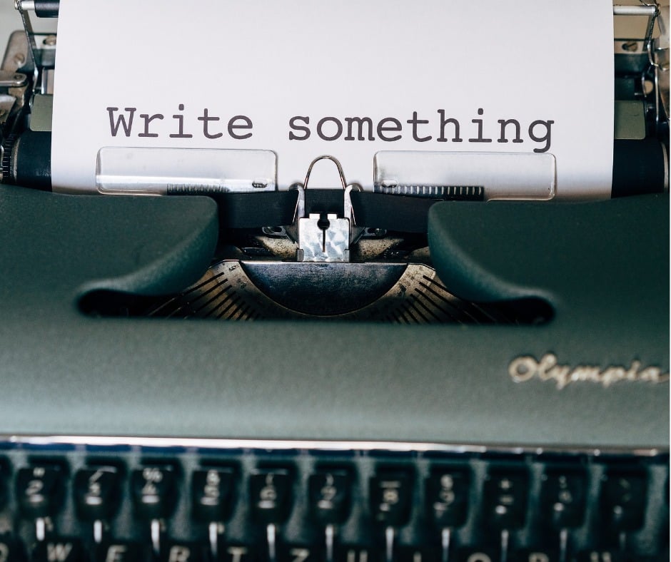 AnnabelSharley's tweet photo. Google tells me Barbara Cartland wrote up to 10,000 words a day (dictating to her assistant). Ernest Hemingway was more like 500. Do you aim for a wordcount? What's realistic with a day job and children? #romanticfiction #newauthor #seekingperfection https://t.co/fDFMUFic8t