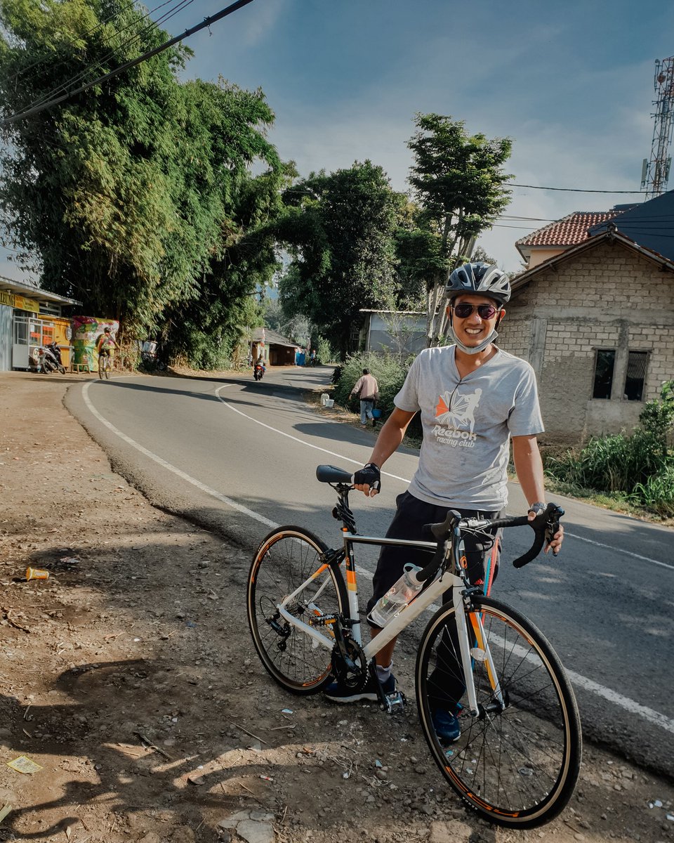 mohamadrizkyu's tweet photo. Gowes ke lembang bersama istri.
Walaupun ngos2an, tapi berkesan.
Lanjut coba yang lebih menantang.

#IRjournal
#aksaradalamsketsa https://t.co/vcRCBeqrbe