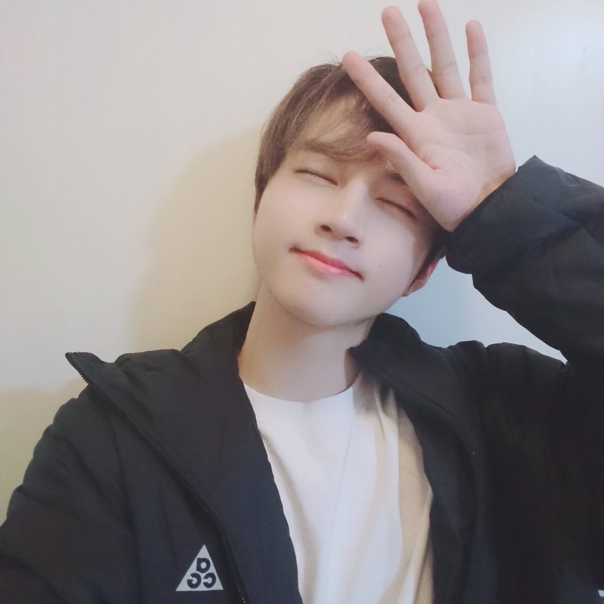 qkrdbsal94's tweet photo. #b6trans 

[YeY] 

Thank you so much for doing it together for today as well! ^^
Looking forward to your kind cooperation on March as well ♥ (/take care of me well on March as well) 

#예이 #YEY
#BLACK6IX #블랙식스 #BLACKPEARL #블랙펄
#YEJUNPARKER https://t.co/8gtPLzwZyZ