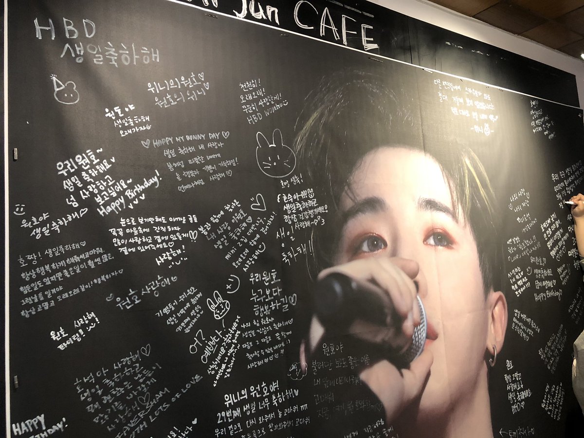 jenoa_ss's tweet photo. 화이트펜도 열심히 흔들어서 끄적!
 #COLOR_FOR_301 #이거원호생일 https://t.co/WnBSZ50334