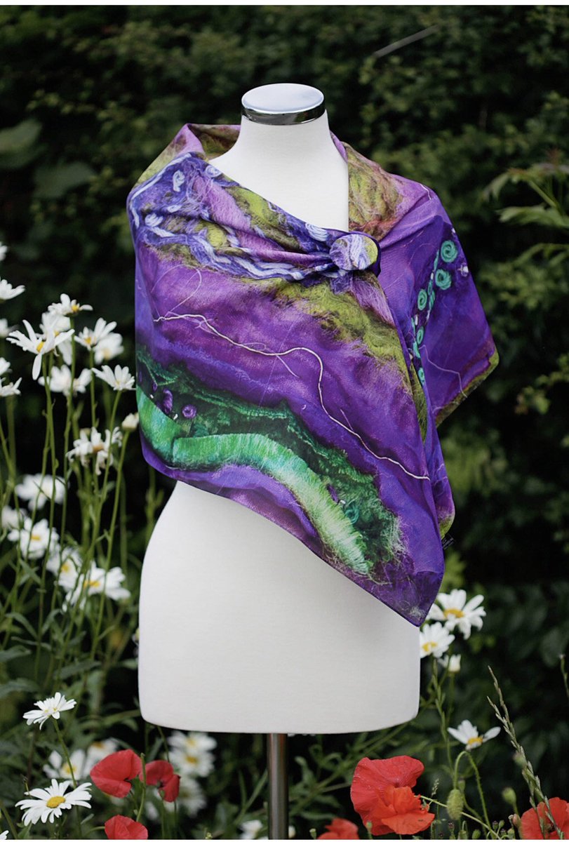 boynevalleyart's tweet photo. Silk Scarves back in stock. New longer length as standard at https://t.co/JjlFZmXfWE #mothersdaygift #mothersday #buyirish #buylocal #supportirishdesign #buyirishdesign #boynevalleyart #giftideas #giftforsomeonespecial @ryantubridyshow https://t.co/BuVOq9kxKn