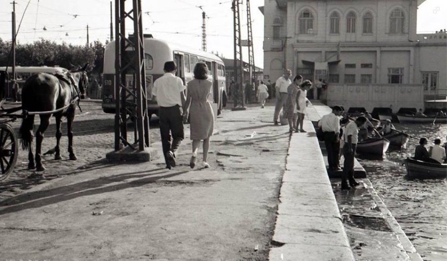 #YaşarKemal, Kadıköy-Haydarpaşa arası yolcu taşıyan, nesiller boyu hepsi Çankırı Alpsarı köyünden kayıkçı esnafıyla 1960 yılında Cumhuriyet Gazetesi'nde yayımlanan bir röportaj yapmıştı.