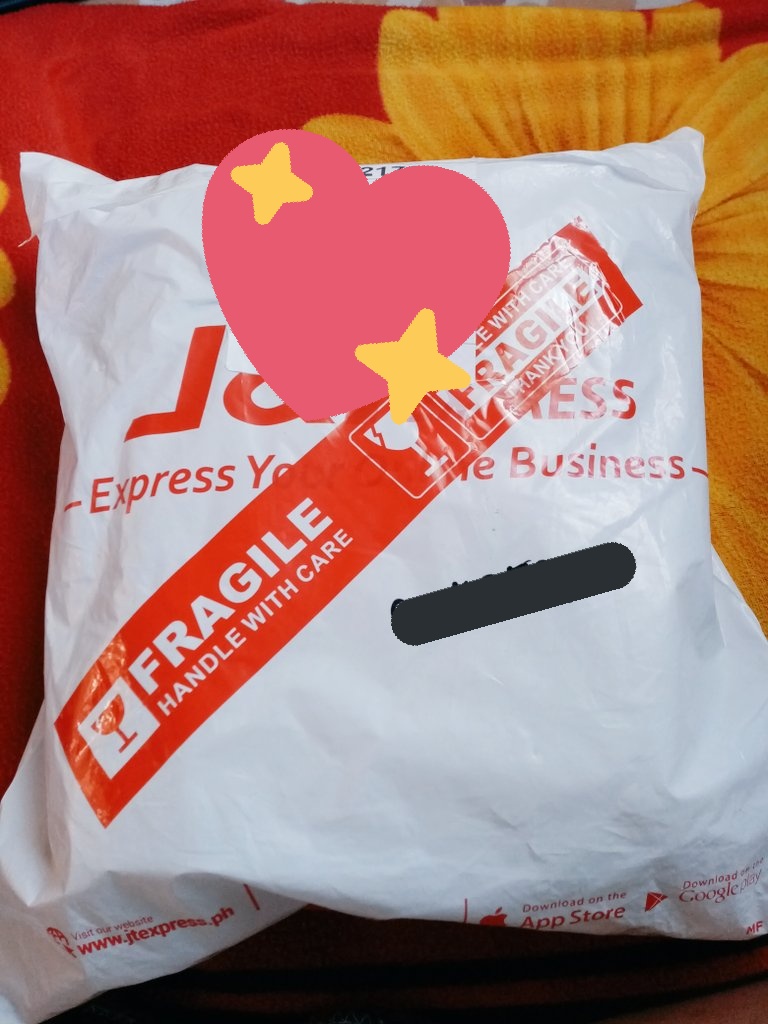 WABeternalSEVEN's tweet photo. I just got my First BTS Album 😍💜 I am very satisfied. It is worth the wait 🤗💯 Thank you so much @seoulwithloveph 👌☺️ #SWLPH_FEEDBACKS https://t.co/i4xytzZnsS