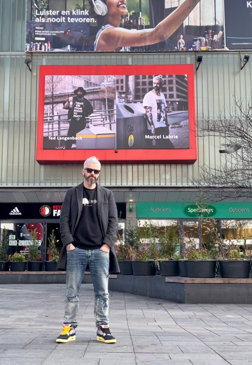 Levensgroot afgebeeld, op een Billboard in hartje centrum Rotterdam kan ook weer van de bucketlist... ✅