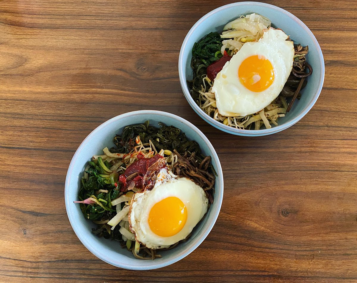 dreamerhyo's tweet photo. A strong sign that I’m back home. 🤣🥄🥢🥄🥢 https://t.co/pmbgsstCvN