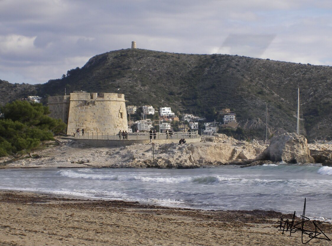 pepe_martin_'s tweet photo. #Teulada | Un pueblo al norte de la provincia de #Alicante donde se produce el mejor vino #moscatel D.O. de #España, amén de su conocido vino #MarinaAlta D.O. El mismo que hace gozar a los #goumet con la buena #gastronomía enmarcada dentro del #turismo de calidad. https://t.co/wIfEoFcuaO