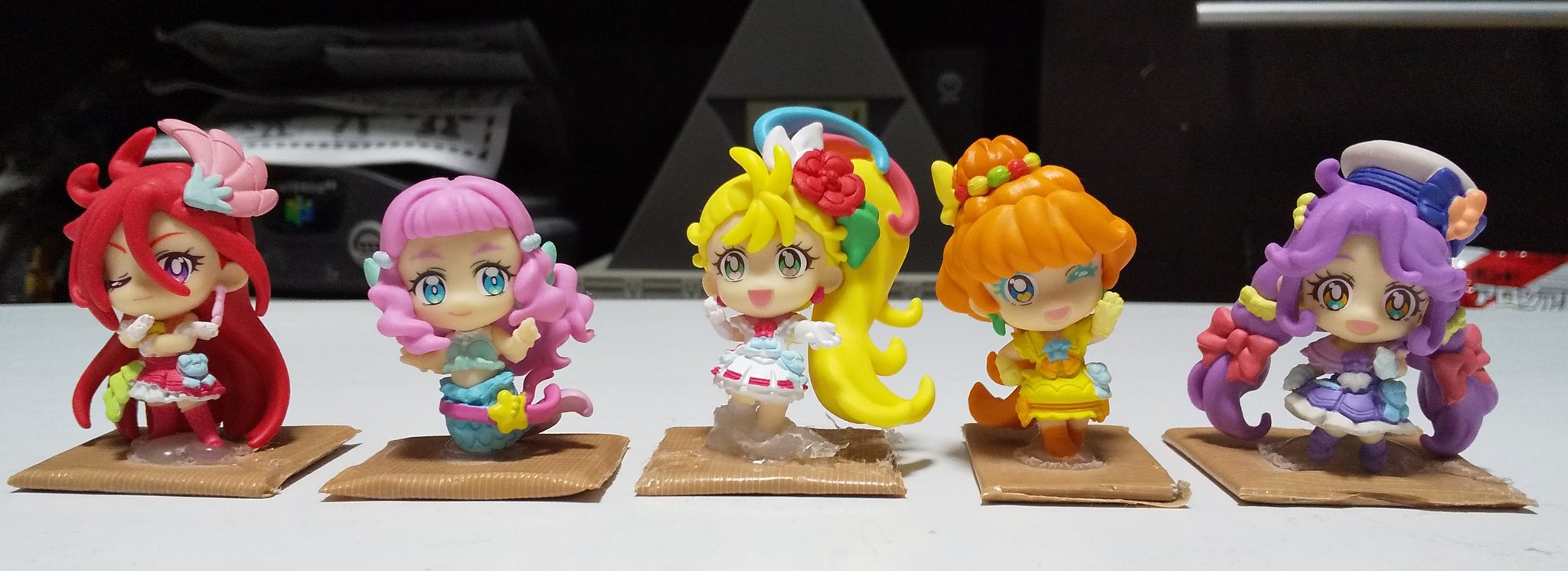 ユウヤ ウェルサマー 今年もプリキュアの食玩マスコットを買ってフィギュア風を改造した 今年はトロプリなので やる気全開で頑張って作った ローラは今年の夏に追加戦士になるのかな トロプリ トロピカルージュプリキュア キュアサマー キュア