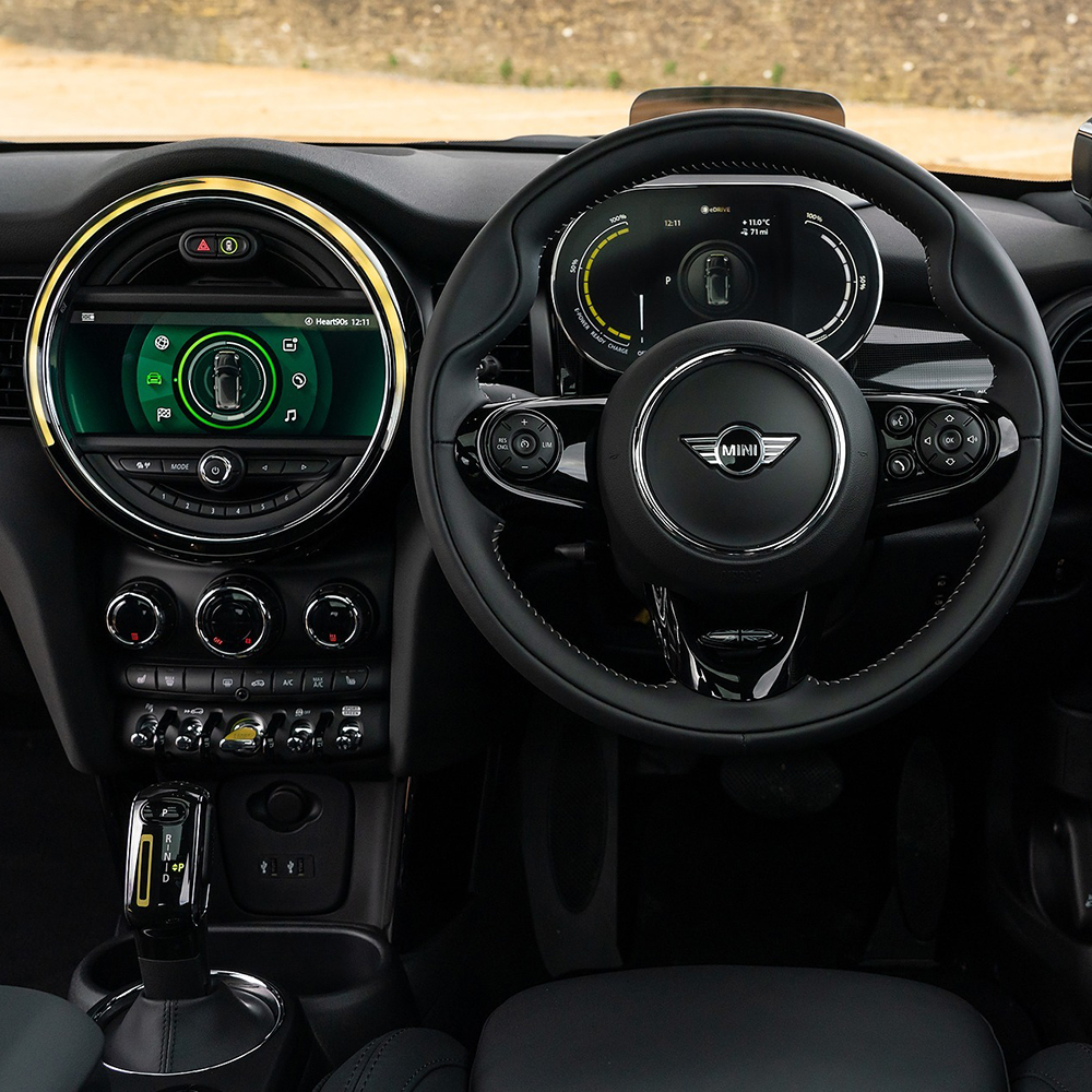 Take a look inside the MINI Electric. Are you ready to make the switch?⚡ #FEELMINIELECTRIC