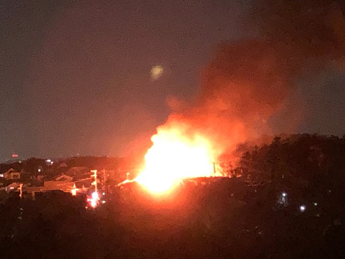 火事 鎌倉中央公園付近で火災の情報 鎌倉市山崎付近で火の手と黒煙あがる火災 現場の様子は 場所は 被害は まとめダネ 火事 鎌倉中央公園付近で火災の情報 鎌倉市山崎付近で火の手と黒煙あがる火災 現場の様子は 場所は 被害は まとめダネ