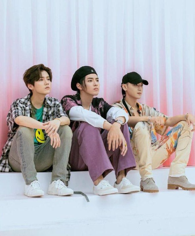 lumanticdeer's tweet image. pwede na akong humimlay ✨

#LuHan #KrisWu #ZTAO #WeiboNight2020