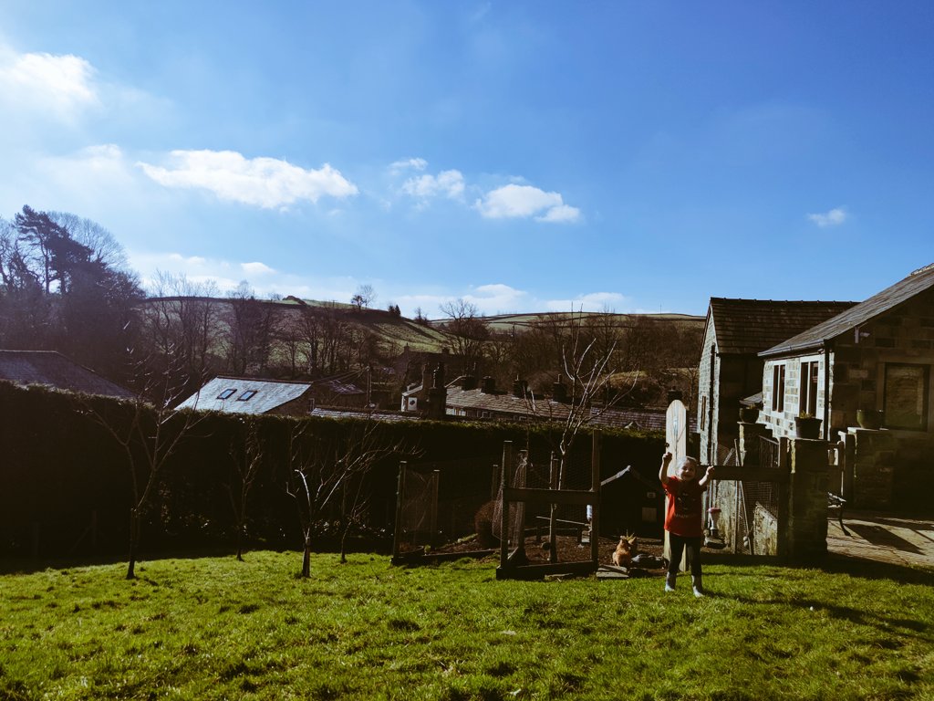 eyup_io's tweet image. What a cracking day! #spring #2eggs