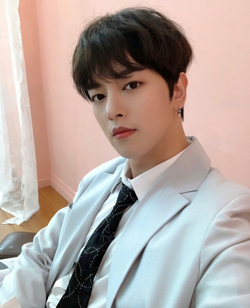 Oneus Ravn-Recently Youngjo said that Minhyuk is his mental support. Melody will also support you dear Youngjo. P.s. They selca together is still on waiting list (part 2)   @btob2mh