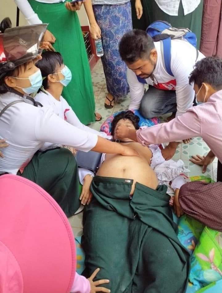 Khin486254851's tweet photo. Today we are hopeless. I feel helpless
#WhatHappeningInMyanmar 
#savemayanmar https://t.co/1cdJYLUI7m