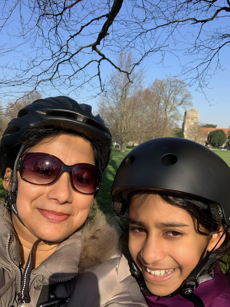 CroydonHighPE's tweet photo. It was fantastic to see so many families at our last Family #FitFeb Saturday session yesterday...it has been great to connect online with you all but we now look forward to seeing you in person very soon #GDSTGetActive @CroydonHighJnrs @CroydonHigh @GDST 💙💚 https://t.co/Nhe6KvOSxD