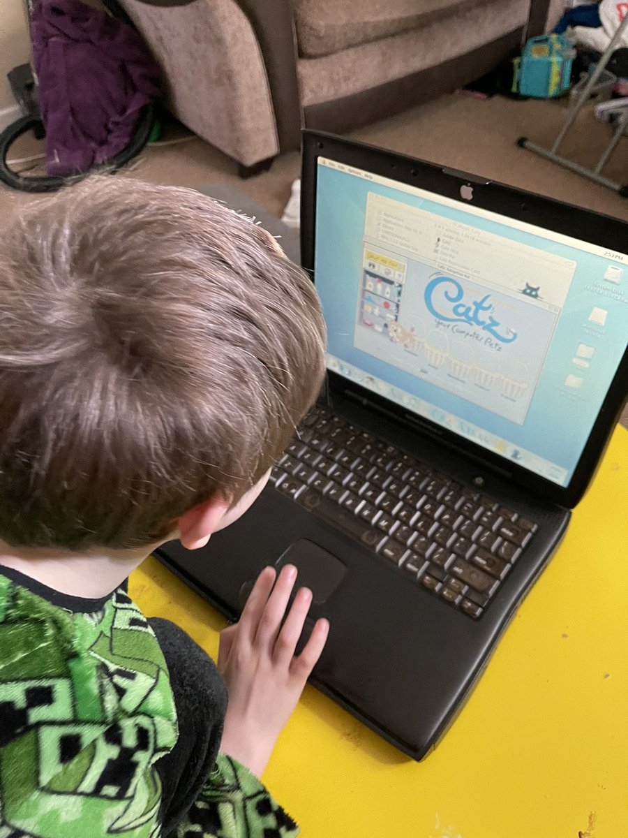 TheKellyAnne's tweet image. Who remembers the original #catz #game ? Loaded it on my #powerbookg3 &amp;amp; works like a charm.