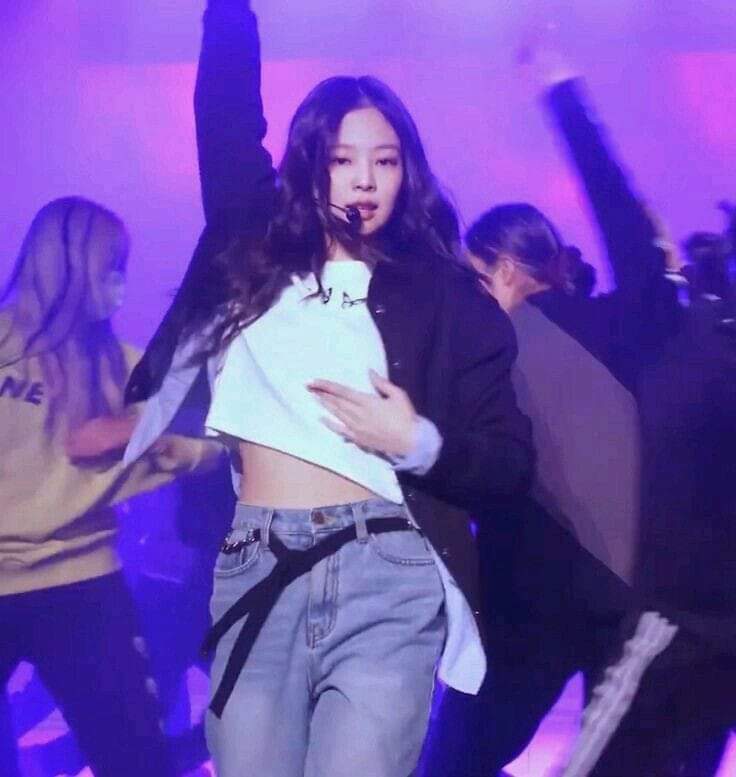 oanL19's tweet photo. Our little princess,we are always be your side. You've work hard, you deserve to treat better ever.
🖤🖤🖤

WE LOVE YOU JENNIE
LOVE YOU FOREVER JENNIE
WE SUPPORT YOU JENNIE
#STAYFOREVERWITHJENNIE 
#JENNIE @BLACKPINK https://t.co/QHe2x9iN4C
