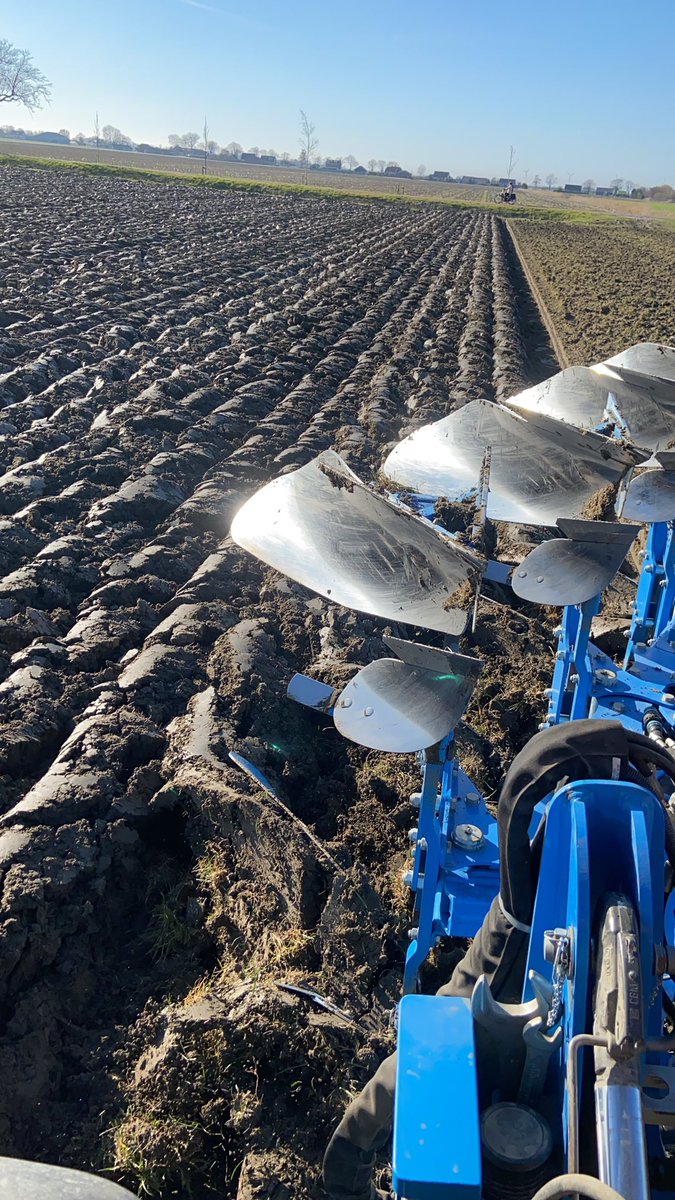 Begonnen met ploegen!