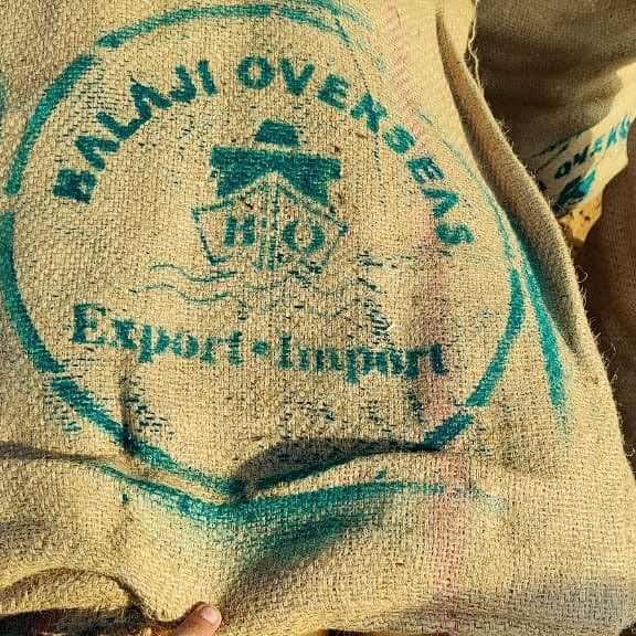 OverseasBalaji's tweet photo. BALAJI OVERSEAS RAJKOT #EXPORTING #DEESA #GUJARAT #POTATOES TO #Colombo #Sri Lanka 🇱🇰 #PotatoesExport🇱🇰 #DEESAPOTATOES
#GUJARATPOTATOES

#BOOK #YOUR #ORDER #NOW FOR #POTATO #EXPORT 

CALL FOR MORE DETAILS 🌰🌰 
JIGNESH +91 9712354344
SATISH +91 9429129403
AKSHIT +91 8347880808 https://t.co/w3miltvYqd