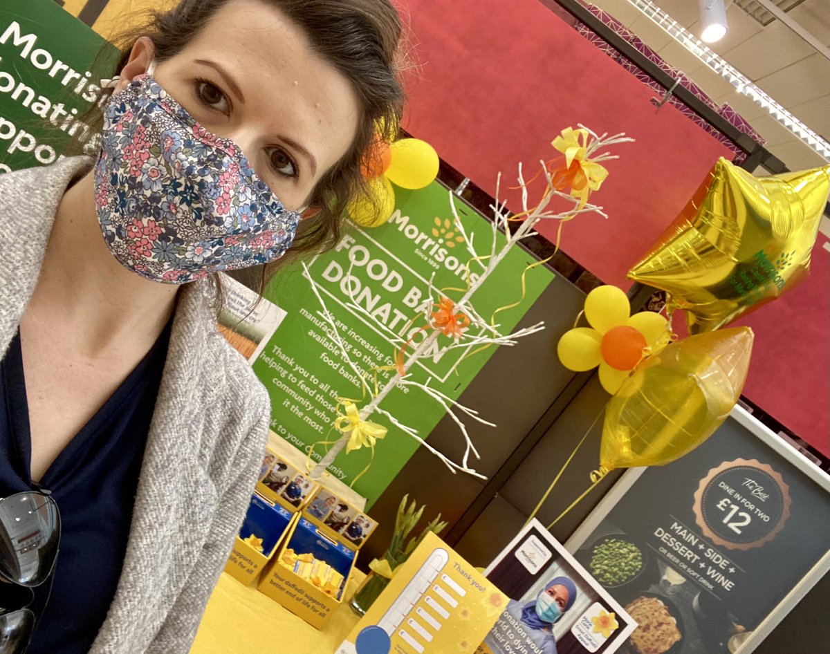 Pick up your daffodil from <a href="/Morrisons/">Morrisons</a> &amp; donate to <a href="/MarieCurieCymru/">Marie Curie Cymru</a> at the same time! #StDavidsDay Big Thankyou to <a href="/CardiffBayChamp/">Morrisons Cardiff Bay Champion</a> for your support 💛