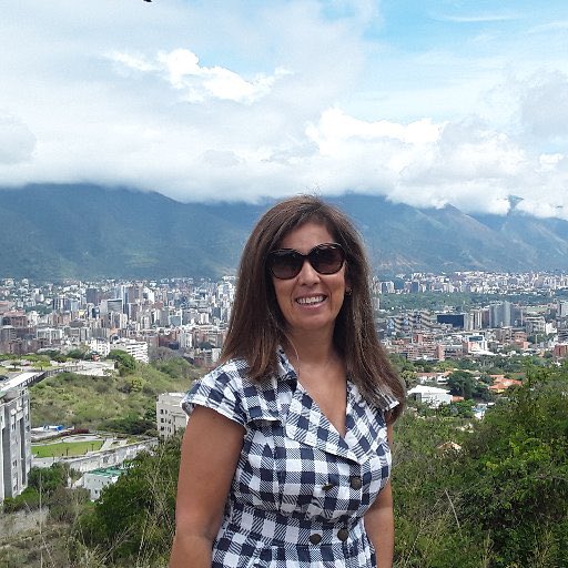 Hay momentos exigentes y quizás este sea uno de ellos por lo que prefiero hablar desde la fortaleza y agradecer el apoyo de la @EmbajadoraUECCS Isabel Brilhante a los venezolanos y al país que se ganó su corazón.
Éxito en su próximo destino. Infinito agradecimiento!