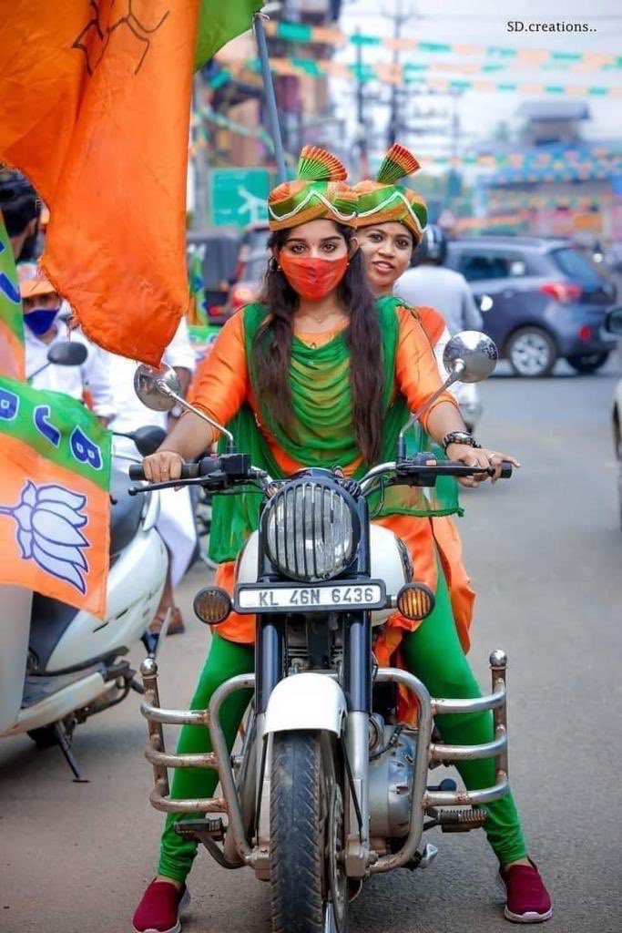 LevinaNeythiri's tweet image. Modi supporters frm GOD’s own country— #Kerala. I’m expecting BJP will perform better this yr. 😊 Not sure who the girl is bt she gets my support. 😊👍