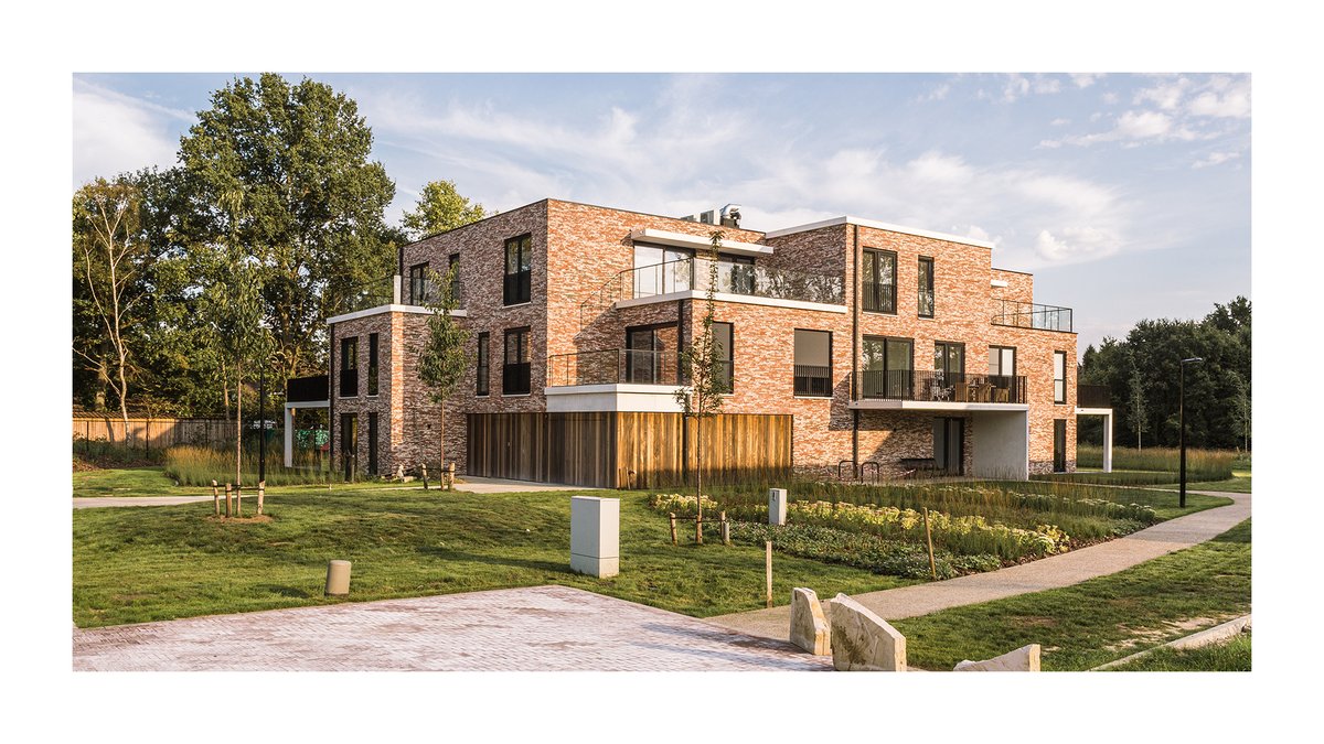 HetFotohuis's tweet photo. Voor elk bouwbedrijf 🧱 groot of klein 🧱 zijn realisaties het uithangbord. Ook bouwbedrijf Vinus kiest voor professionele fotografie, en vroeg om deze grootse realisatie in Heist-op-den-Berg in beeld te brengen. 🔆📸🔆
•
#signatureshot #architectuurfotografie #maisoncontent https://t.co/JwSDoXUsYL