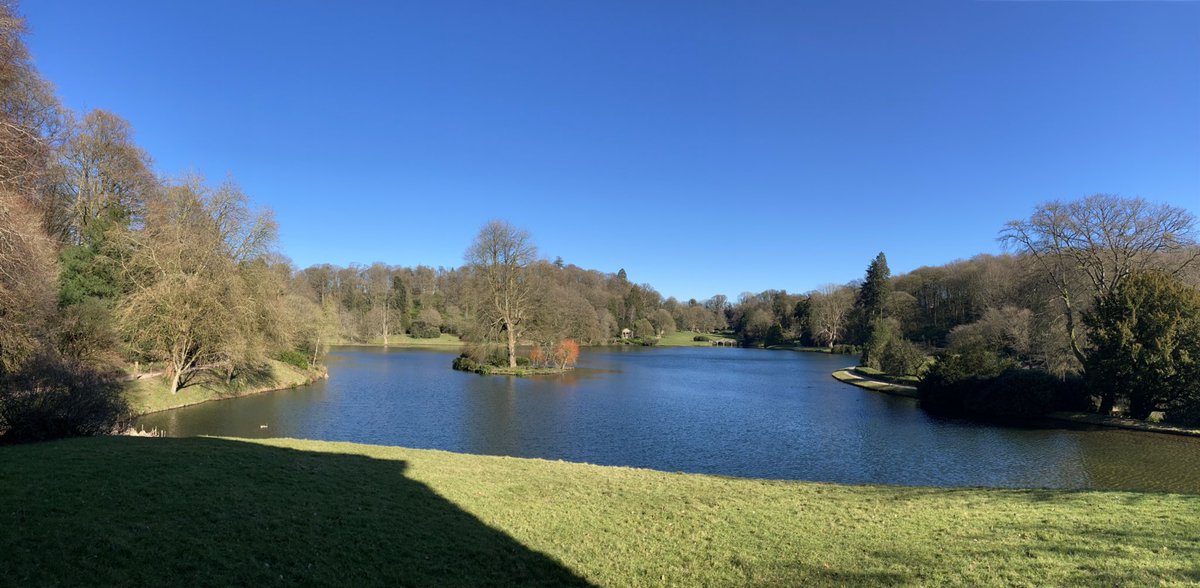 lord85simon's tweet photo. Classic late Winter scene @ntstourhead taken today from the shadow of The Pantheon. Glorious day to lift the spirits. https://t.co/e5LiY7PhCx