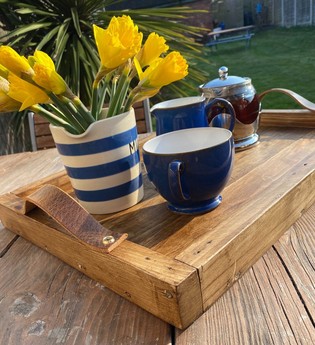 DeliceDesigns's tweet photo. We had a lot of love for our reclaimed wooden tea trays/serving trays when we posted about them on our personal page earlier so now here they are, available to buy:

https://t.co/uQT04OsYkl

#supportlocalbusiness #handmade #recycle https://t.co/ykCazg5H2Z