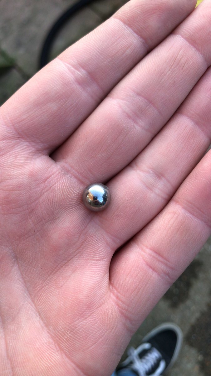 Always a good start to the morning when one of these comes flying past you when out cleaning the car... reported straight away and <a href="/kentpoliceash/">Kent Police Ashford</a> responded straight away! Good job guys 💪🏻🤙🏻