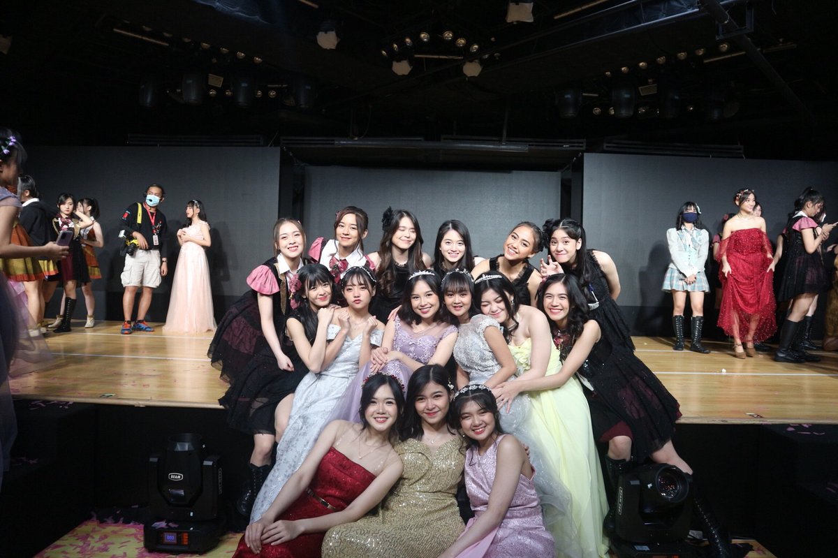 JKT48 Team J tweet media