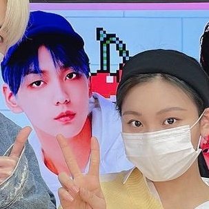 sinbitchie's tweet photo. WHY IS THIS SO FUNNY 💀😭😭 SOOBIN BUDDY PRESIDENT https://t.co/33Yw8Aslg9