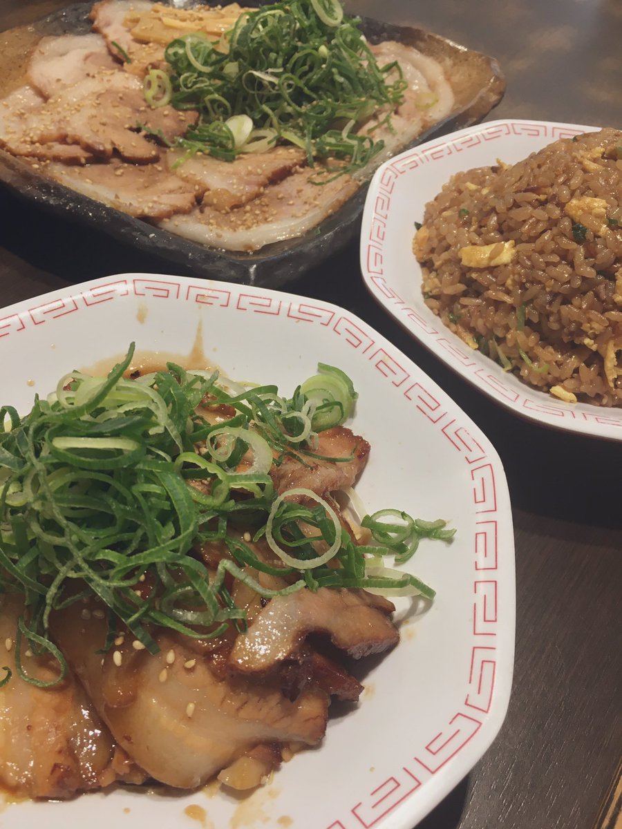 TxAxMxAxDxJ's tweet photo. ラーメン屋ラーメン食べないやつ。 https://t.co/nVuseeoKqK
