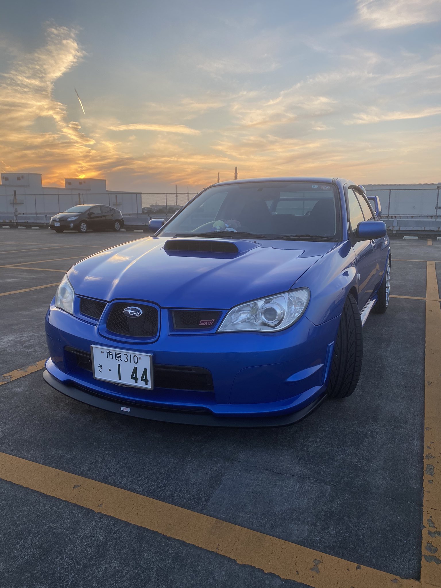 Takumi 遂に念願のインプレッサwrx Sti納車されました 流石に今までatに乗ってたから急にmtになると運転 のかってが違くて難しい とりあえず今日は持ち帰るまでに数え切れない程のエンストしました これからインプ乗りの皆様仲良くしてください