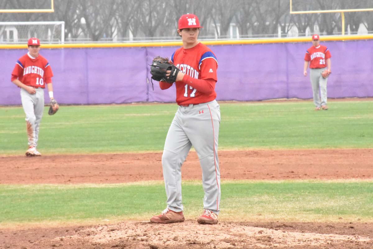 Jacob Hernandez throws no hitter against Elysian Fields.

bossierpress.com/high-school-ba…