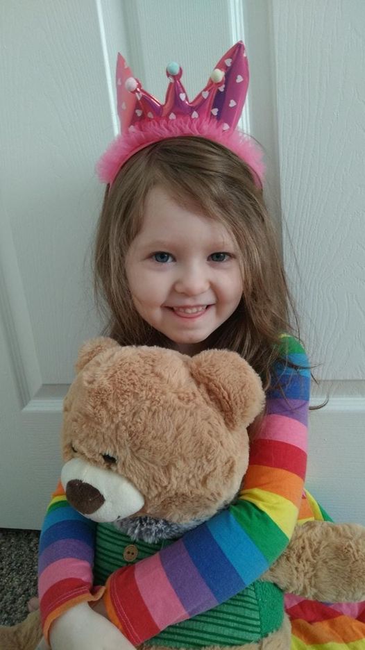 StudiosMother's tweet photo. My daughter Love <3 she is my world. https://t.co/Nr8anlyiDt