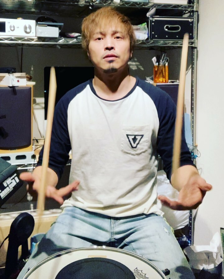 U16beat's tweet photo. 〜1日1ルーディメンツ〜
AAD29→♩=100
#willcoxon
#allamericandrummer
#
#everyday
#rudiment
#drummer
#ルーディメンツ
#ドラマー
#筋トレ
#茅ヶ崎
#サーフィン
#surf
#circlejoint
#三寅
#soundtracks
#yamaha
#zildjian
#lerni https://t.co/bc6hbdn6sn